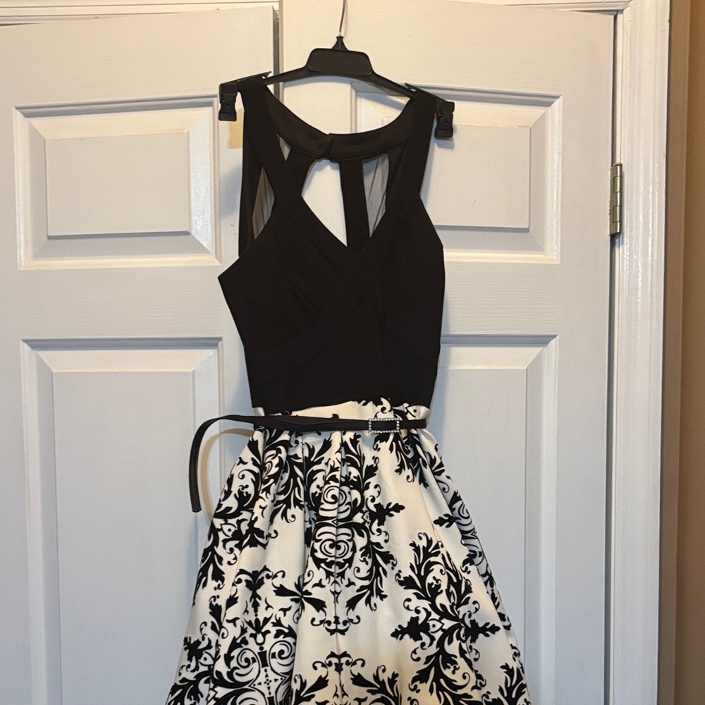 Chic Black and White  Dress with Belt